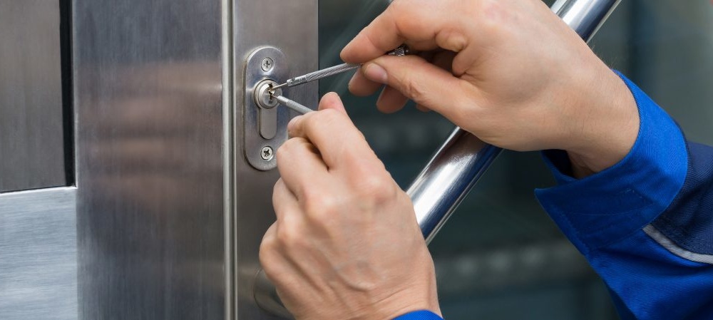 What Services Does Lockcity Full-Service Locksmith Provide?